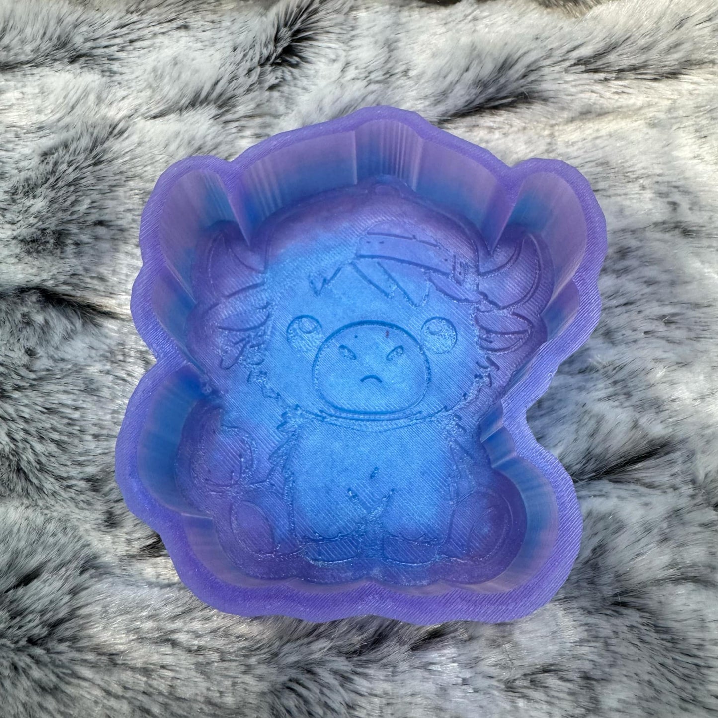 Highland Cow With Baseball Hat Freshie Mold