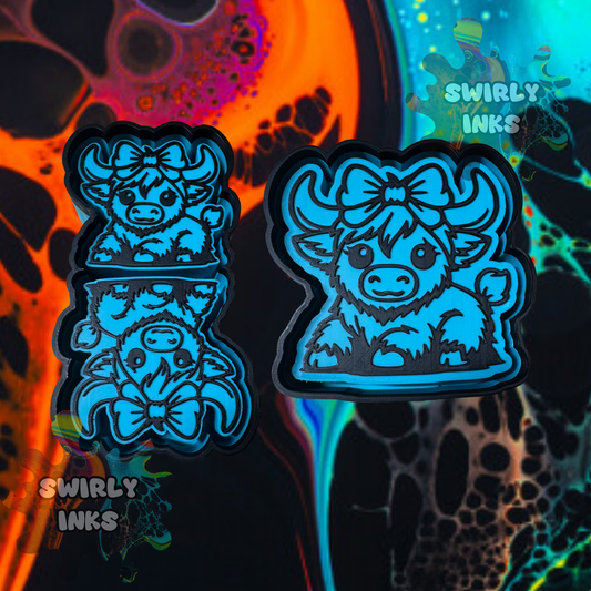 Cow with Bow Set Freshie Mold
